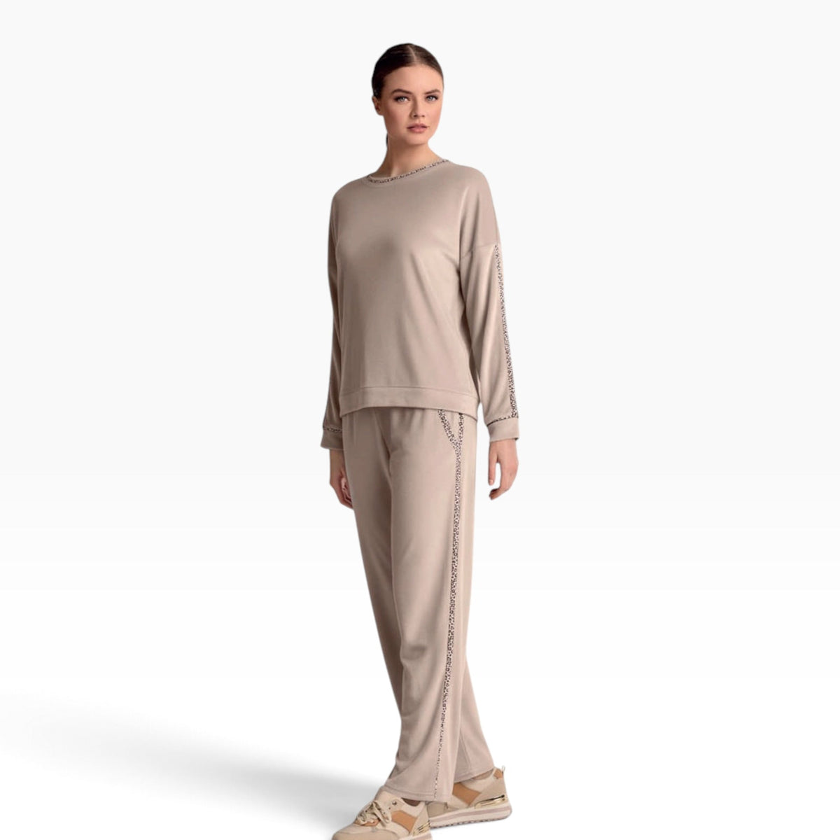 Tuta Donna in Velour Morbido Girocollo Manica Lunga e Pantalone Palazzo Infiore Art.PANTHERE 454540 - Boutique dell'Intimo e del Neonato